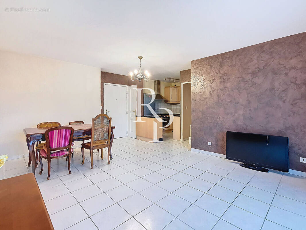 Appartement à CRAPONNE