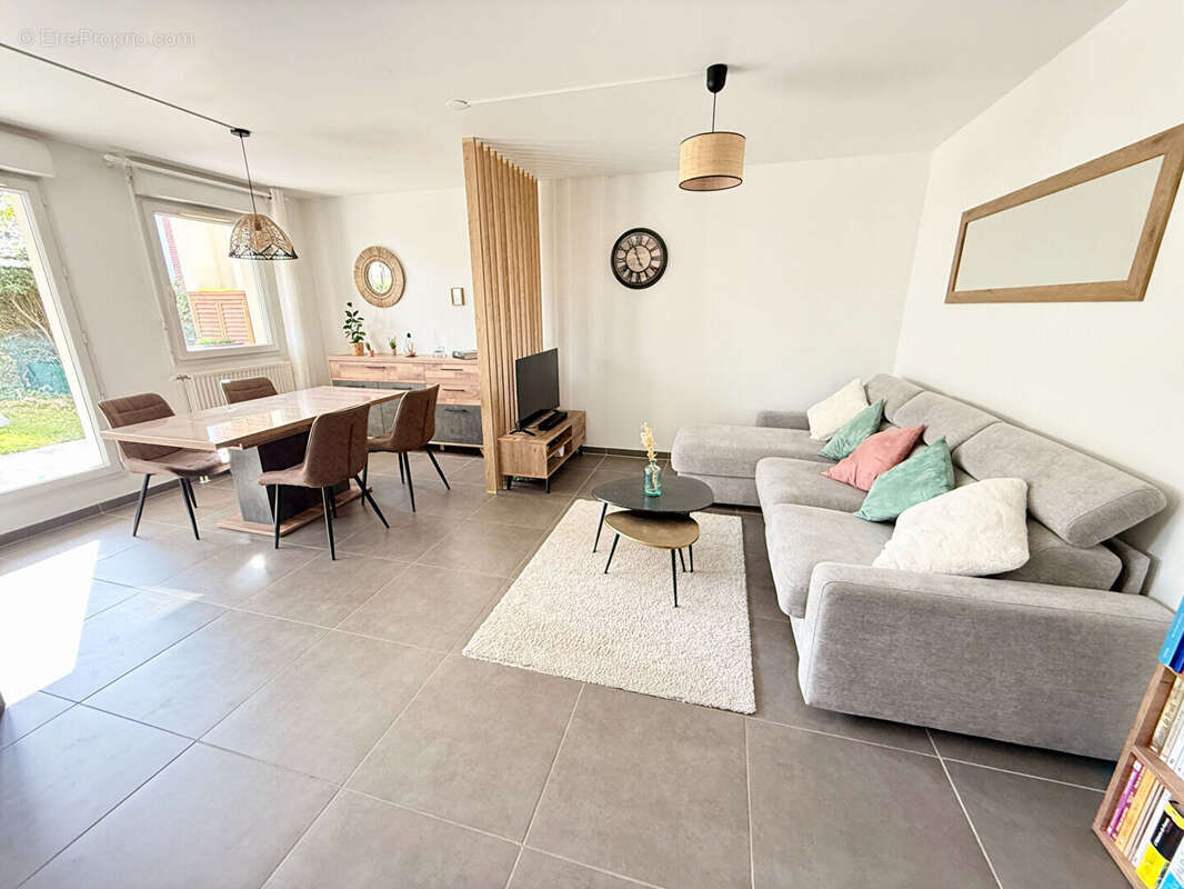 Appartement à ELANCOURT