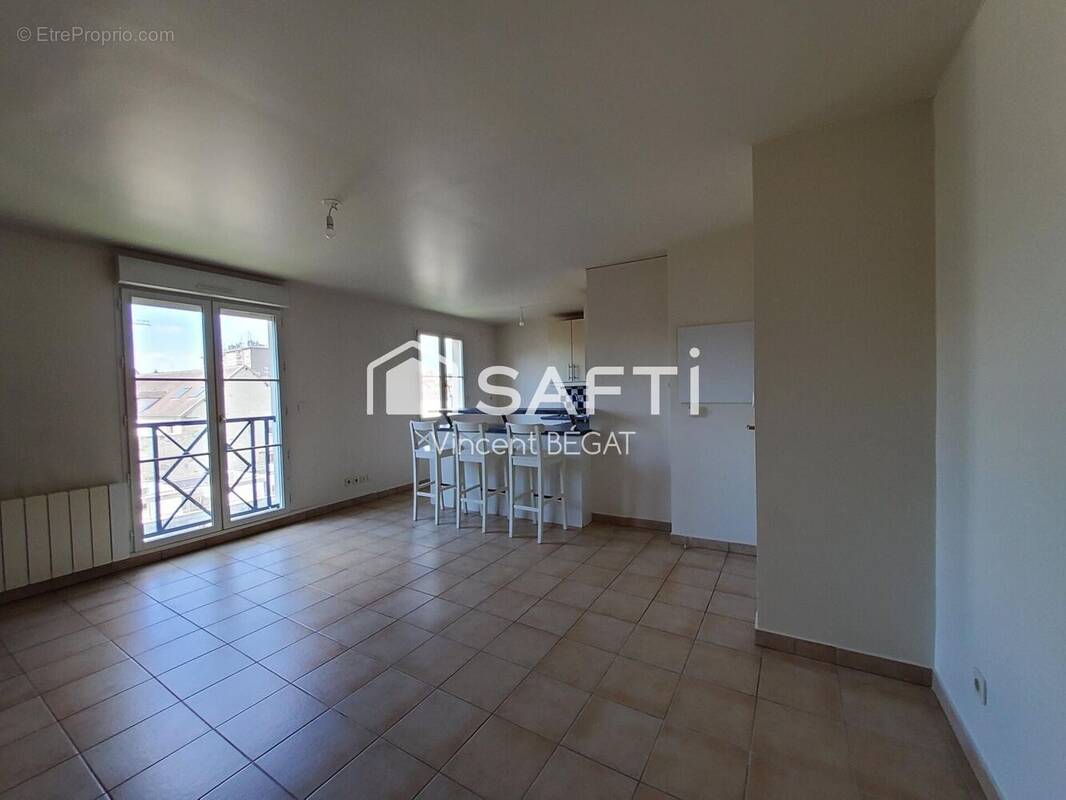 Photo 1 - Appartement à MONTEREAU-FAULT-YONNE