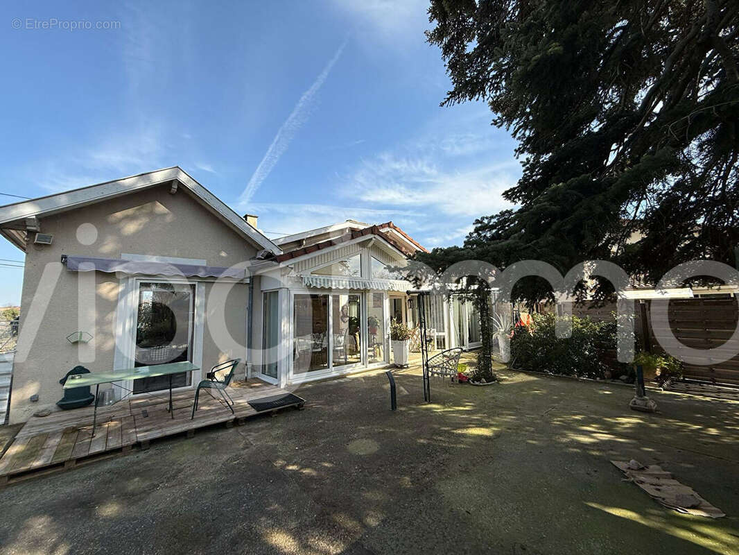 Maison à ROMANS-SUR-ISERE
