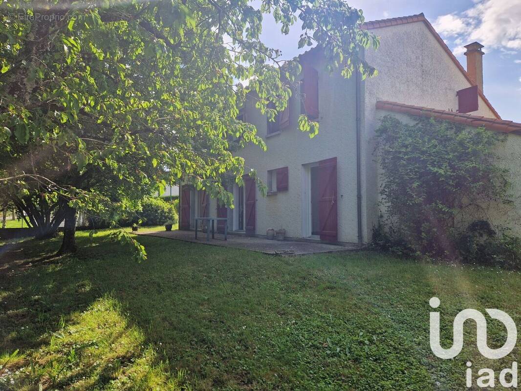 Photo 1 - Maison à SAINT-GEORGES-LES-BAILLARGEAUX