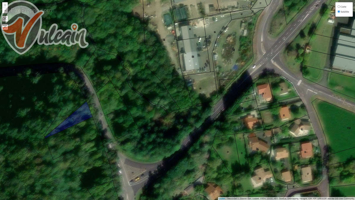 Terrain à SAYAT