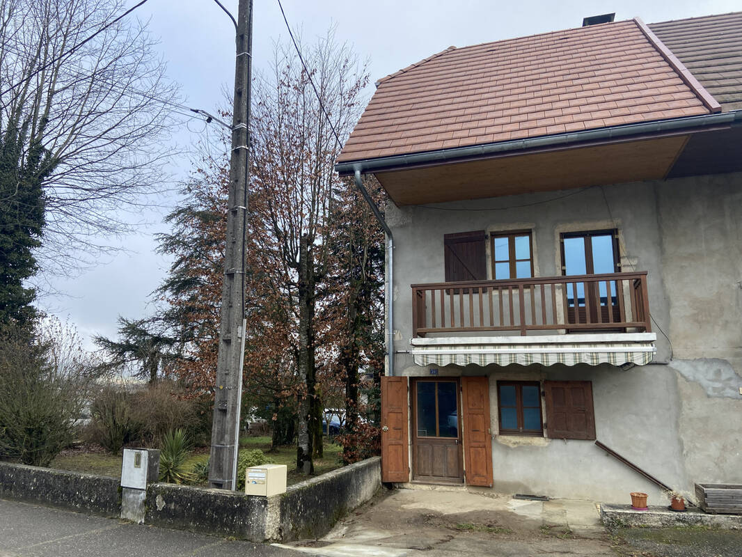Maison à YENNE
