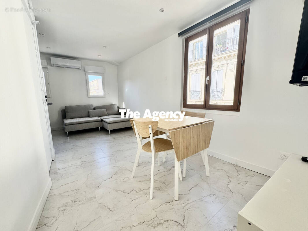 Appartement à MARSEILLE-1E