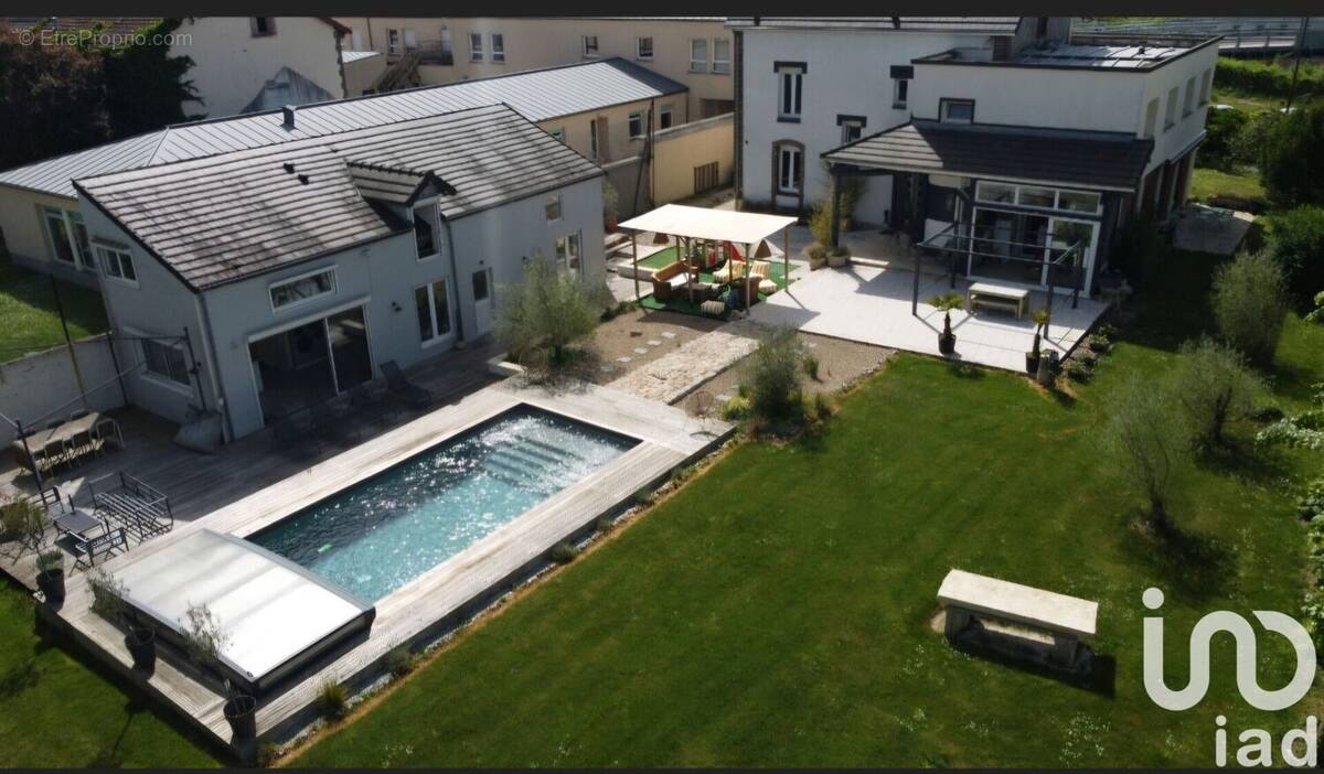 Photo 1 - Maison à ROMILLY-SUR-SEINE