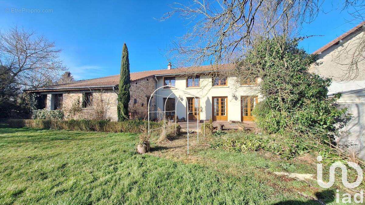 Photo 1 - Maison à VOUZIERS