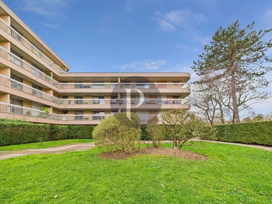 Appartement à VERRIERES-LE-BUISSON