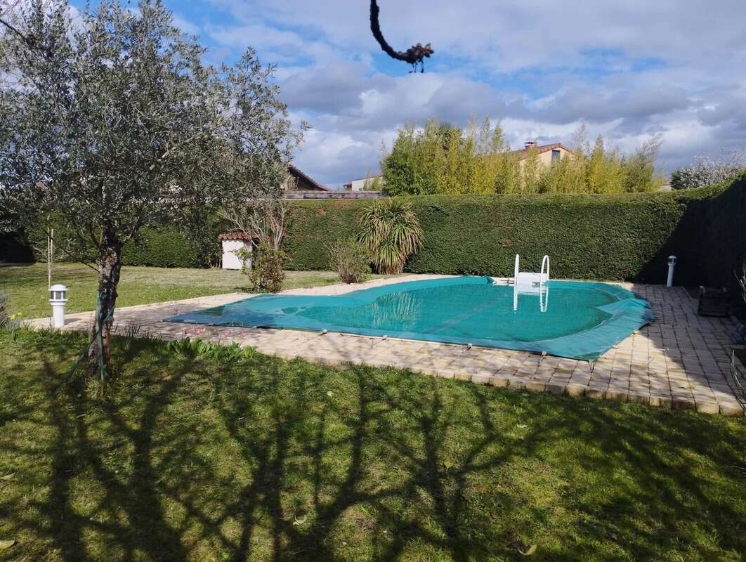 Maison à PINS-JUSTARET