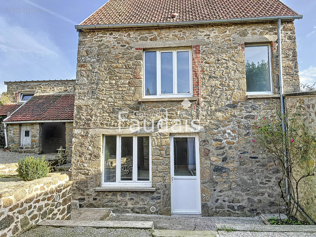 Maison à COUTANCES