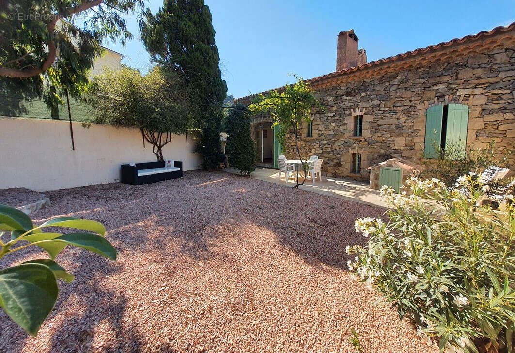 Maison à LA GARDE-FREINET