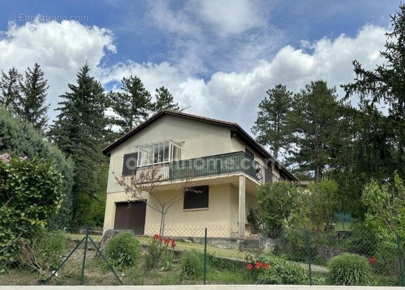 Maison à ASPRES-SUR-BUECH