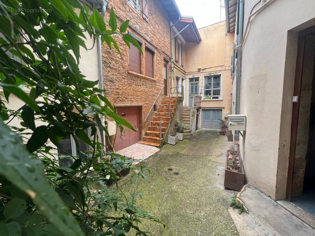 Appartement à COUZON-AU-MONT-D&#039;OR