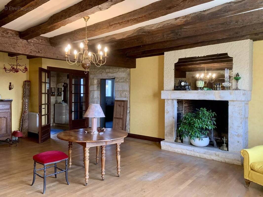 Maison à SAINT-CYPRIEN