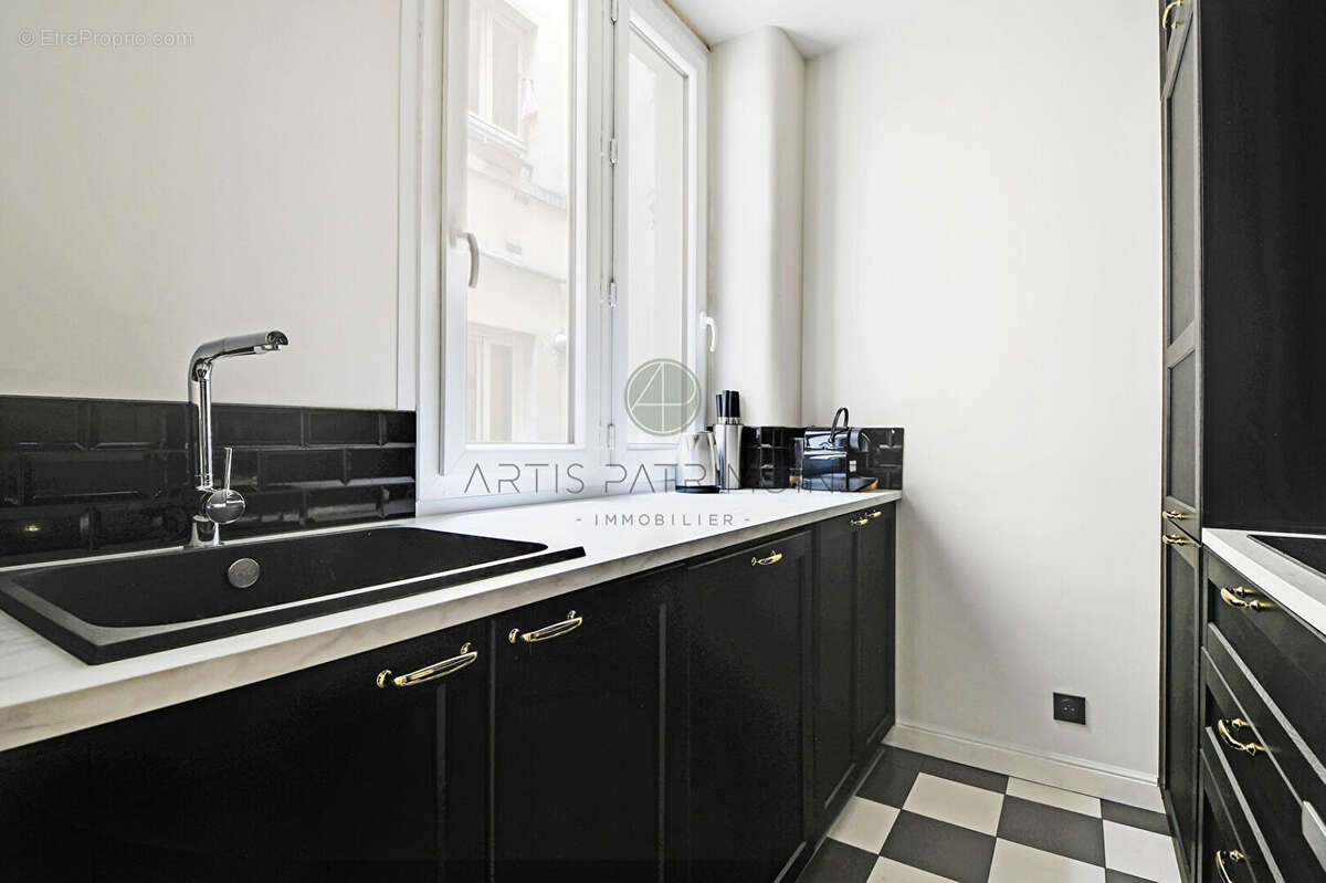 Appartement à PARIS-6E