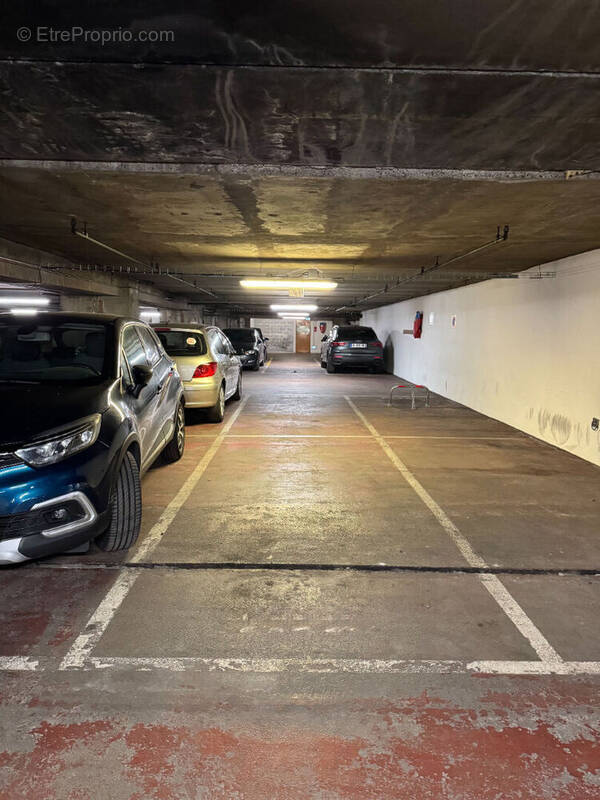 Parking à PARIS-13E