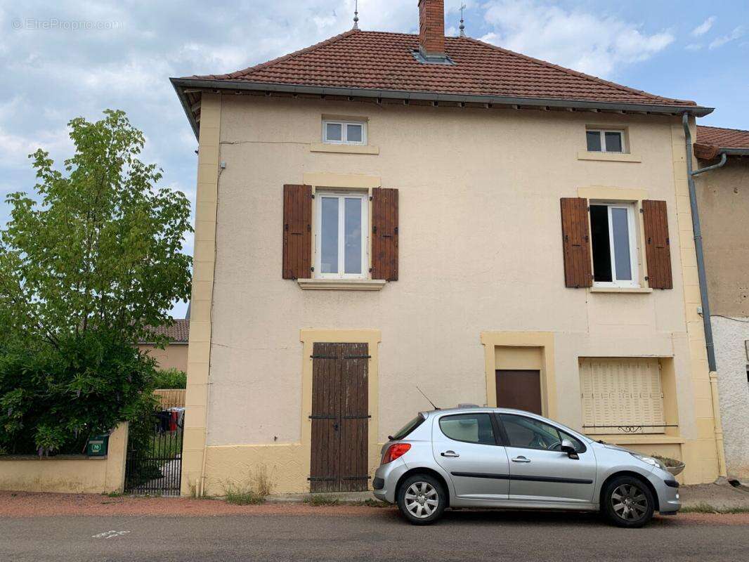 Appartement à CHARLIEU