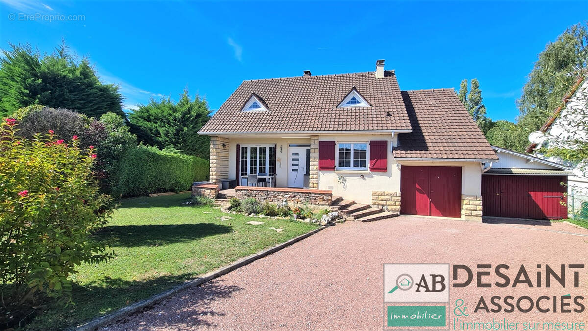 Maison à CRECY-LA-CHAPELLE