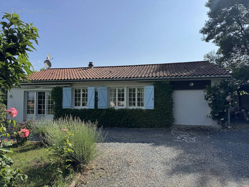 Maison à MONTGUYON