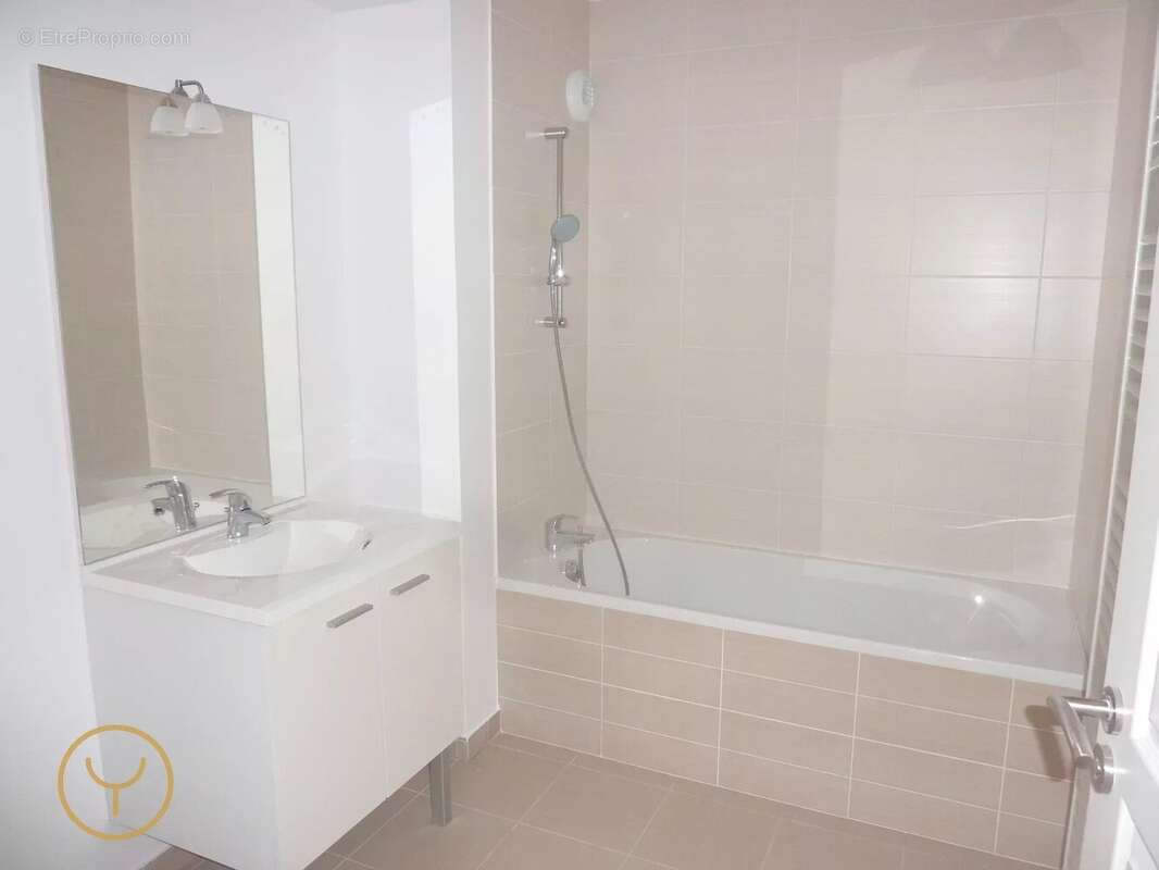 Appartement à PONT-SAINTE-MARIE