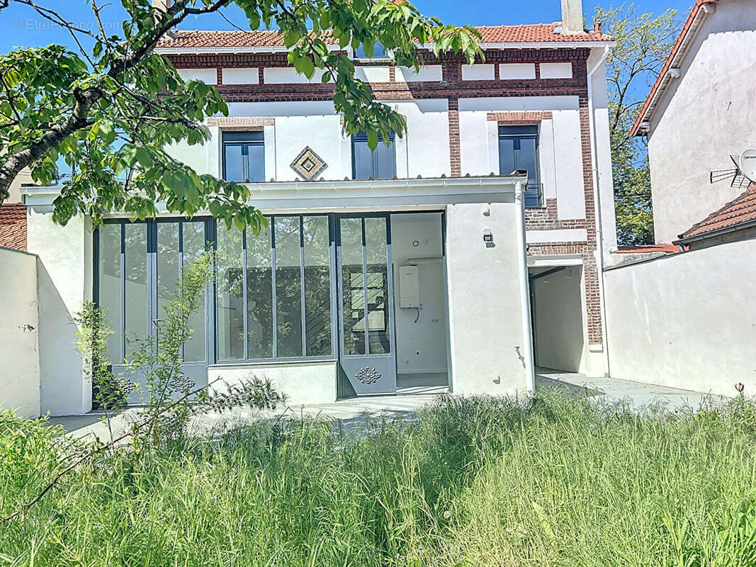 Maison à SAINT-MAUR-DES-FOSSES