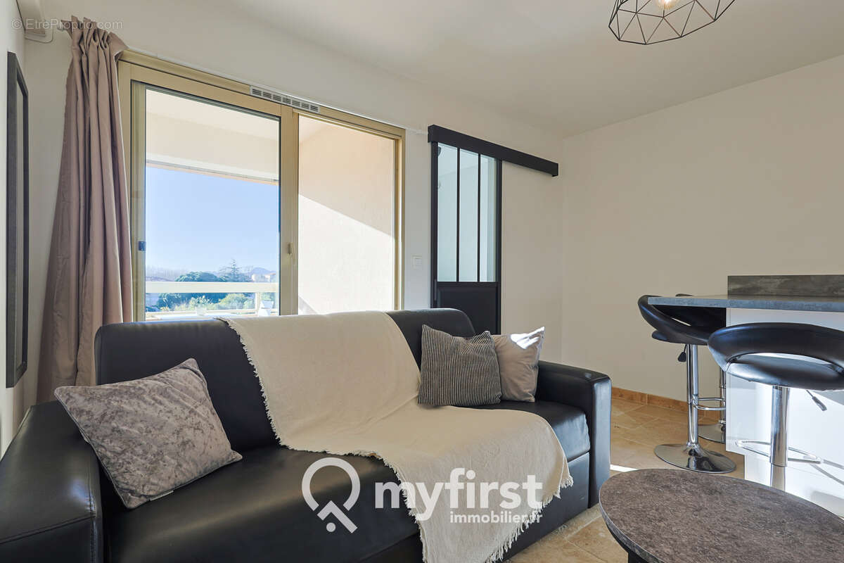 Appartement à LA LONDE-LES-MAURES