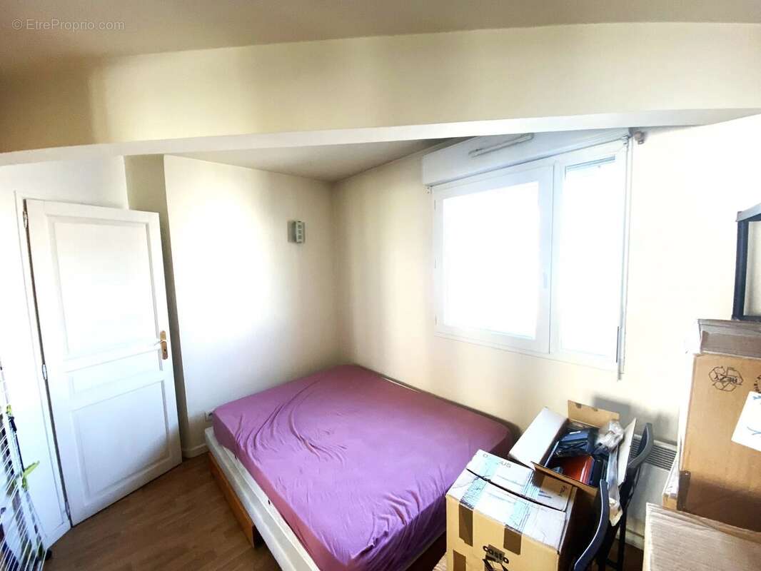 Appartement à VILLETANEUSE