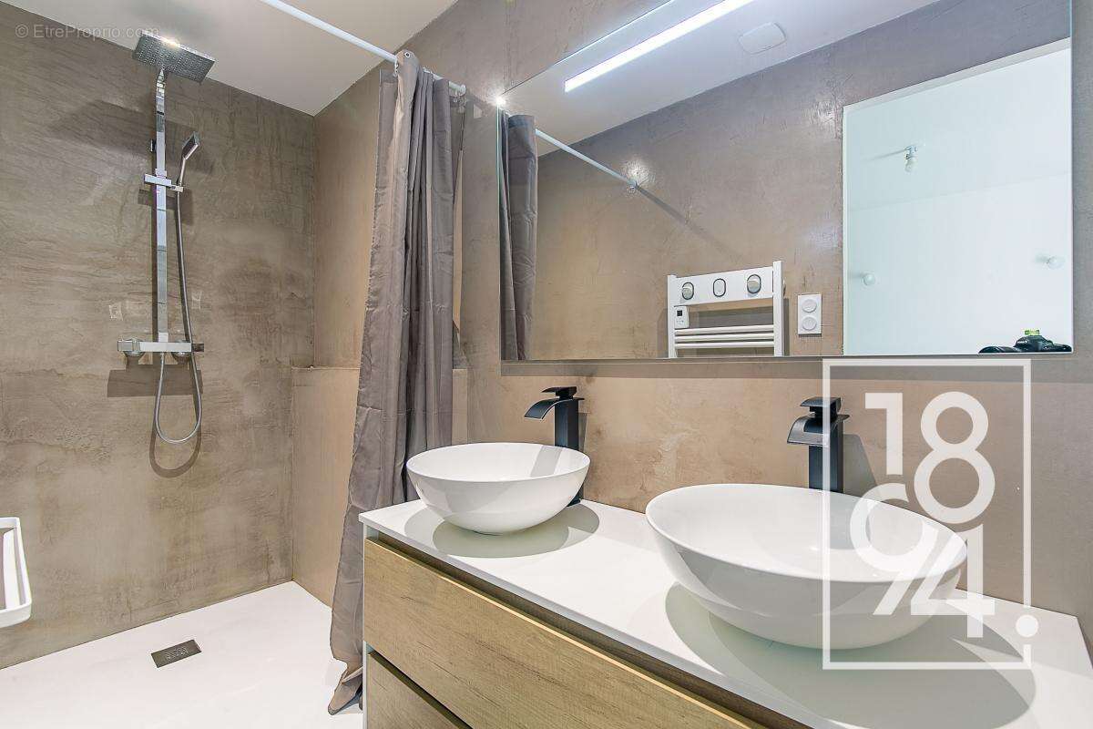 Appartement à LE PUY-SAINTE-REPARADE
