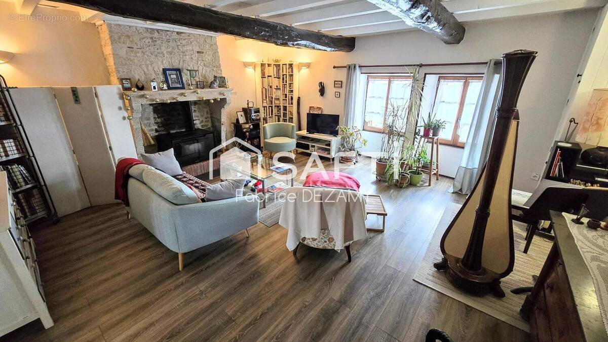 Photo 1 - Maison à SAINTE-GEMME-LA-PLAINE