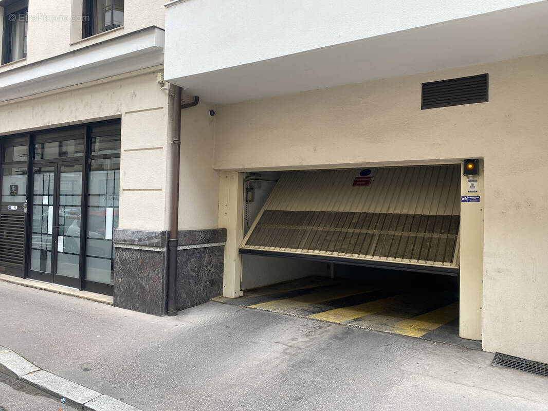 Parking à LYON-6E