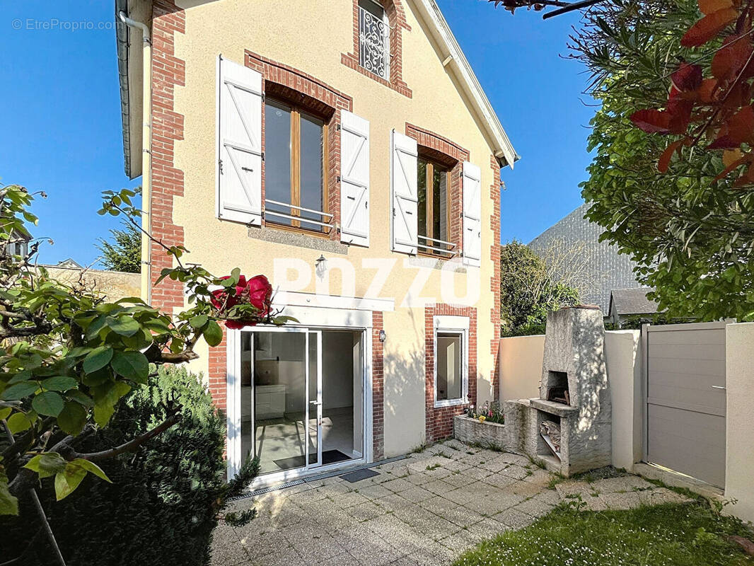 Maison à SAINT-PAIR-SUR-MER