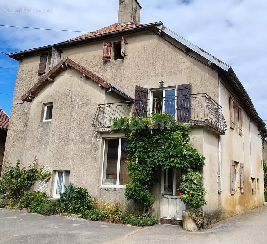 Maison à POLIGNY