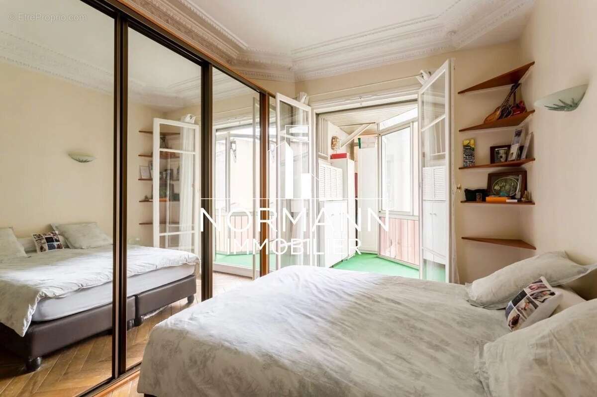 Appartement à PARIS-17E