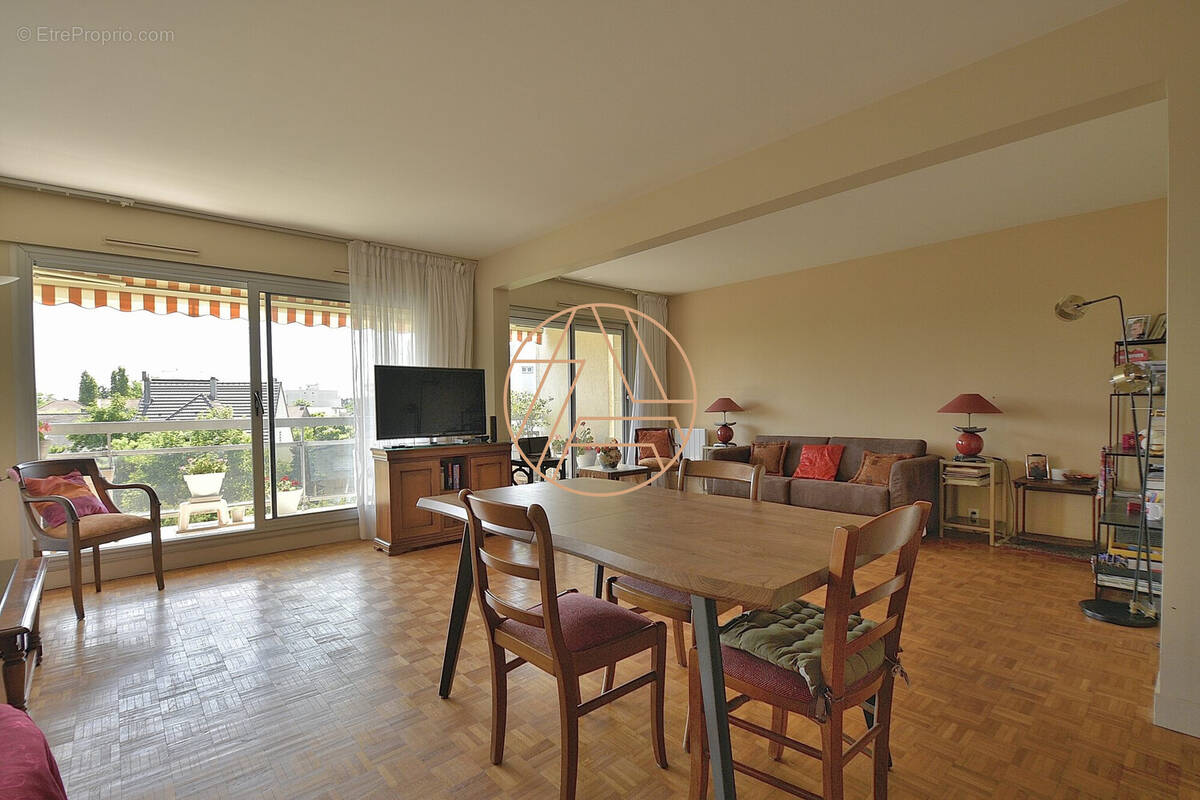 Appartement à SAINT-MAUR-DES-FOSSES