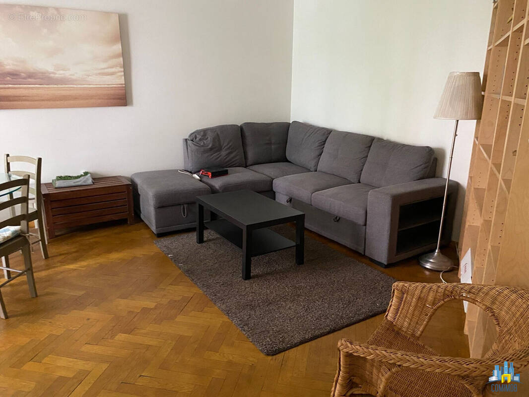 Appartement à COURBEVOIE