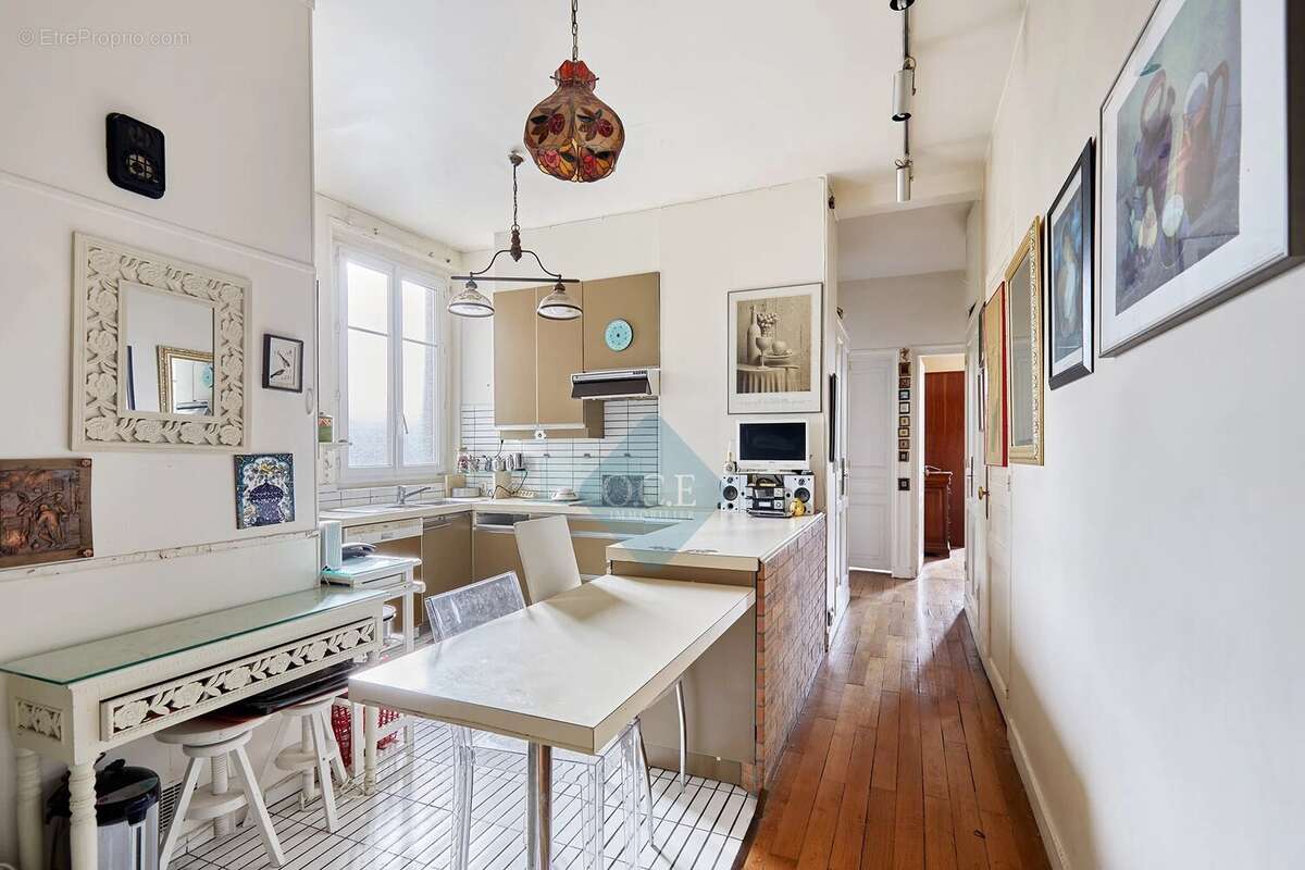 Appartement à PARIS-11E