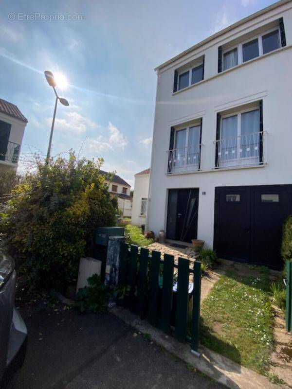 Maison à VILLEPREUX