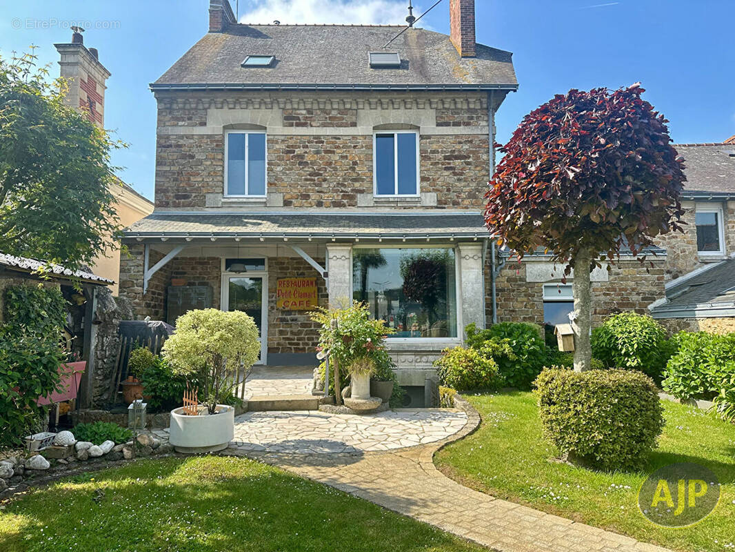 Maison à SAINT-ETIENNE-DE-MONTLUC