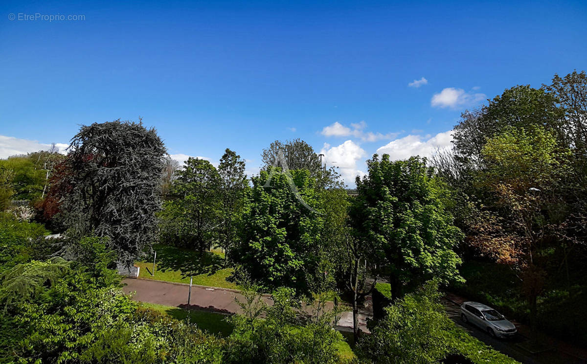 Appartement à SURESNES