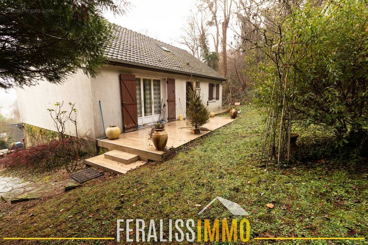 Maison à MEZY-SUR-SEINE