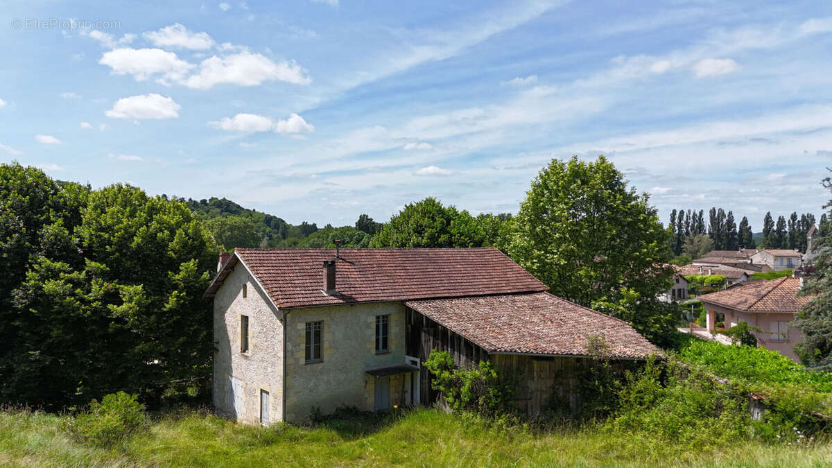 Maison à GENSAC