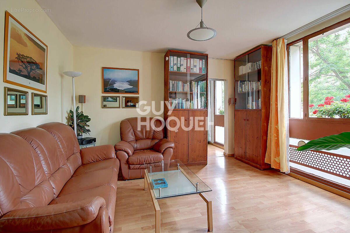 Appartement à PARIS-20E