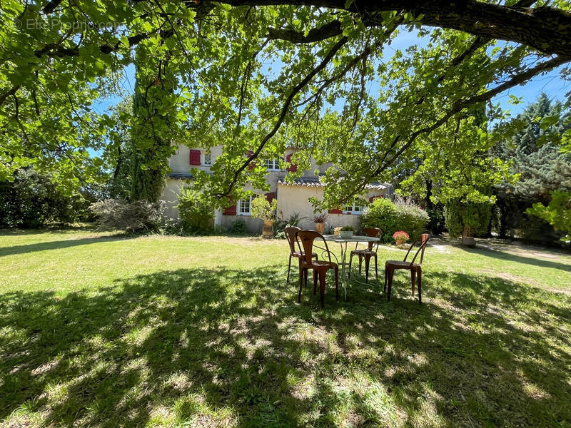 Maison à CHATEAUNEUF-LE-ROUGE