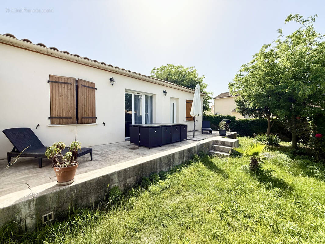 Appartement à UCHAUD