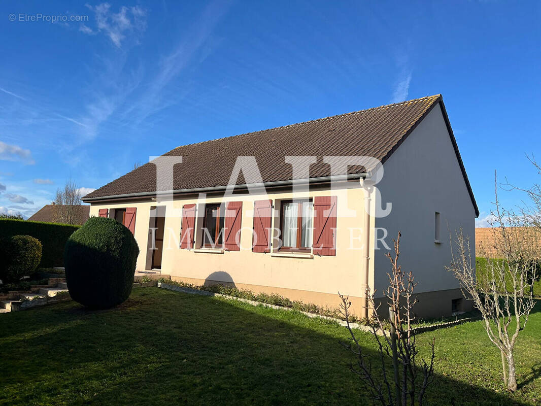 Maison à FRESNAY-SUR-SARTHE