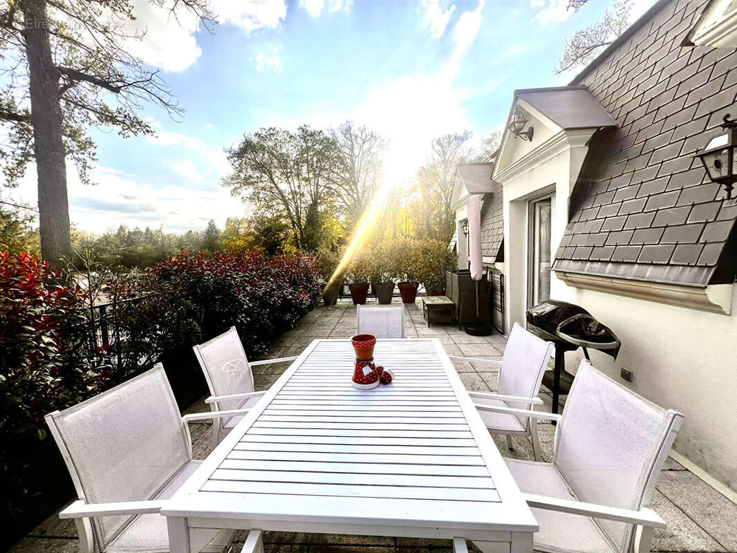 Appartement à LAMORLAYE