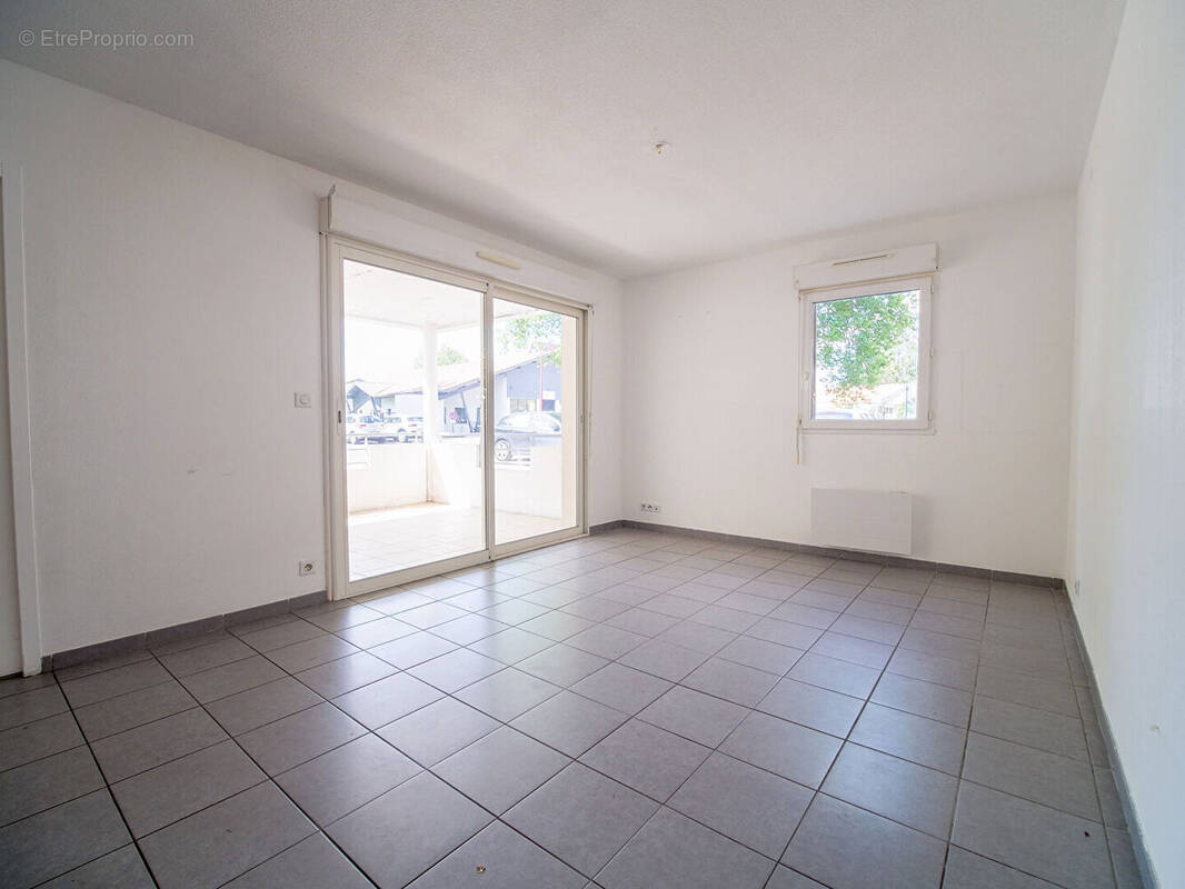 Appartement à PARENTIS-EN-BORN