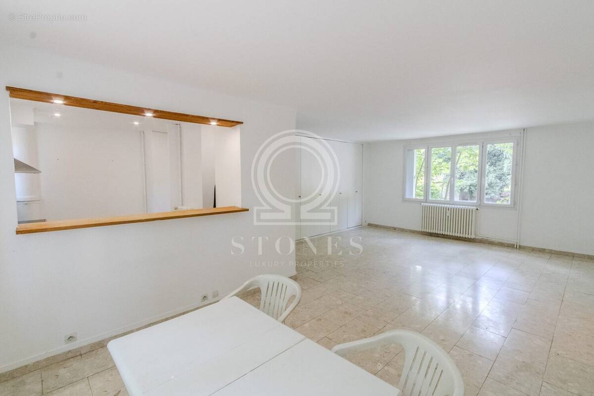 Appartement à LA CELLE-SAINT-CLOUD