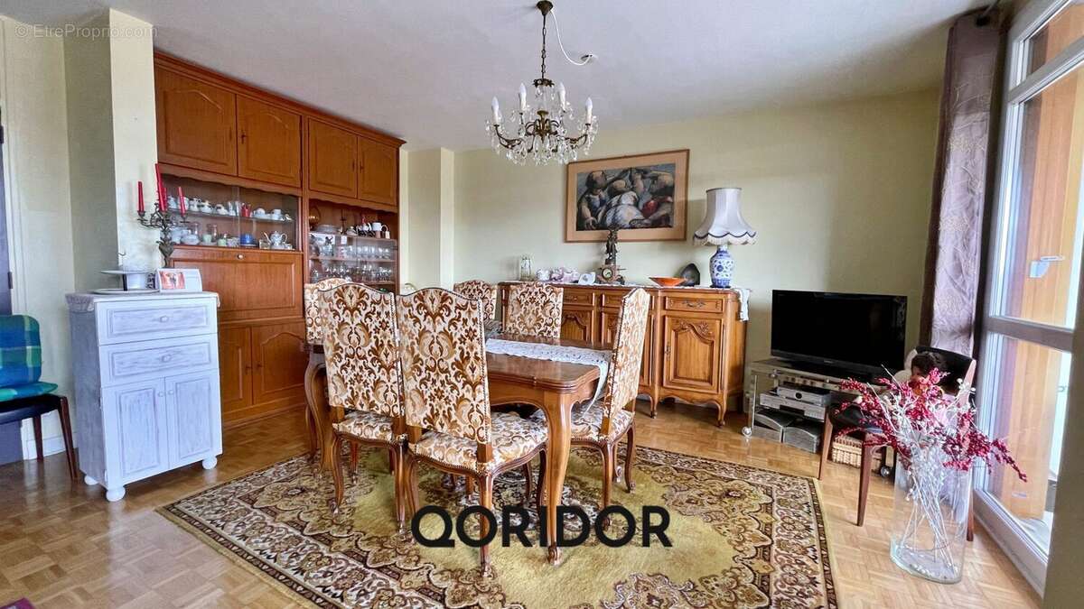 Appartement à SAINT-GENIS-LAVAL