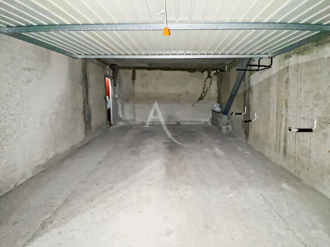 Parking à SAINT-HILAIRE-DE-RIEZ