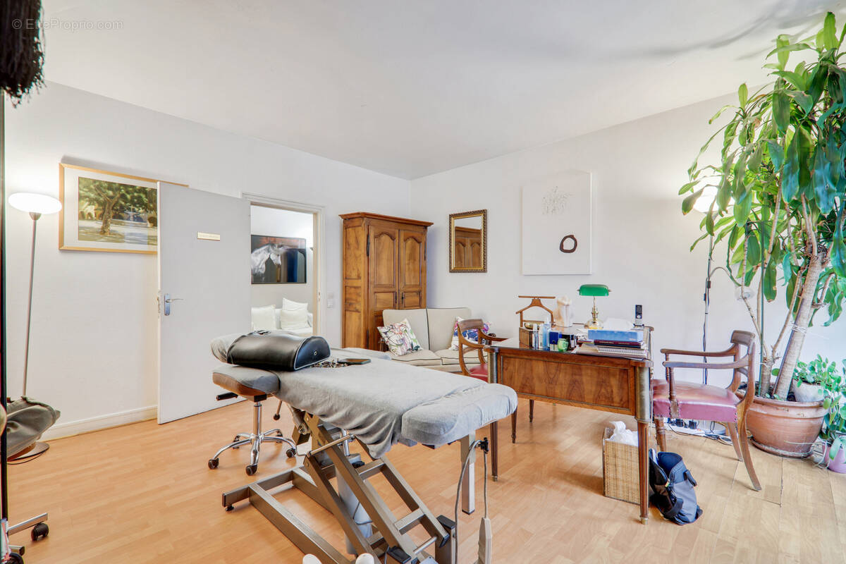 Appartement à PARIS-8E